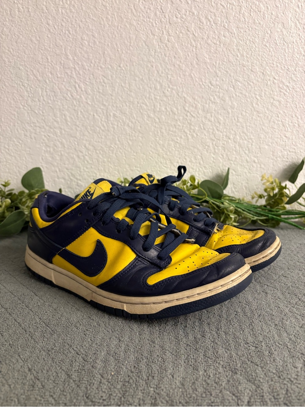 Nike Dunk Low "Michigan" Sneakers Size 8.5 Men's
